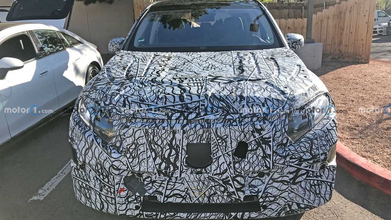 Mercedes EQS SUV, le nuove foto spia