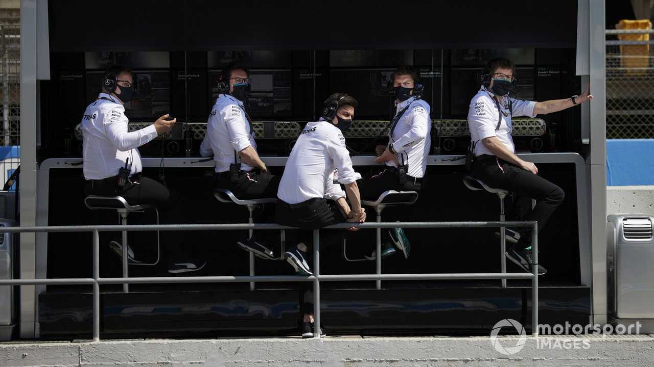 Toto Wolff and colleagues on the pitwall at Spanish GP 2021