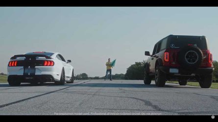 Ford Bronco, Mustang Shelby GT500 ile karşı karşıya