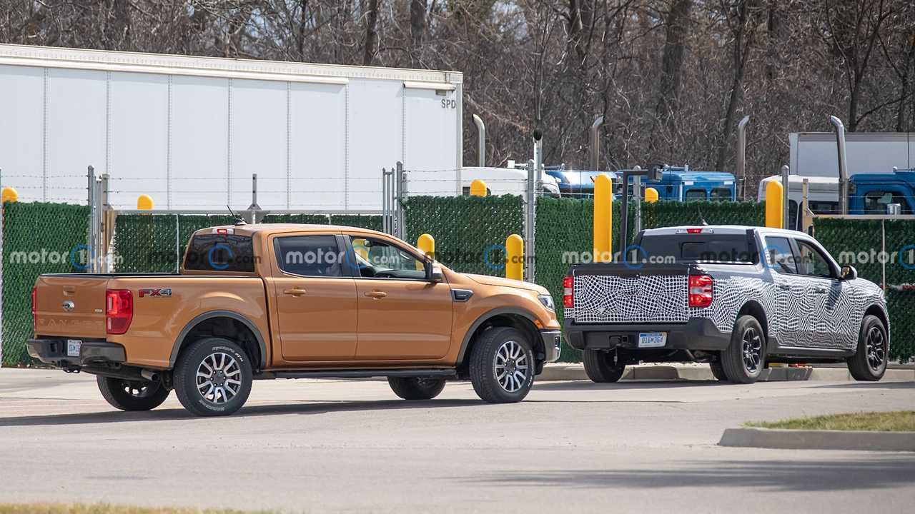 Ford Maverick 2022 - Flagra ao lado da Ranger