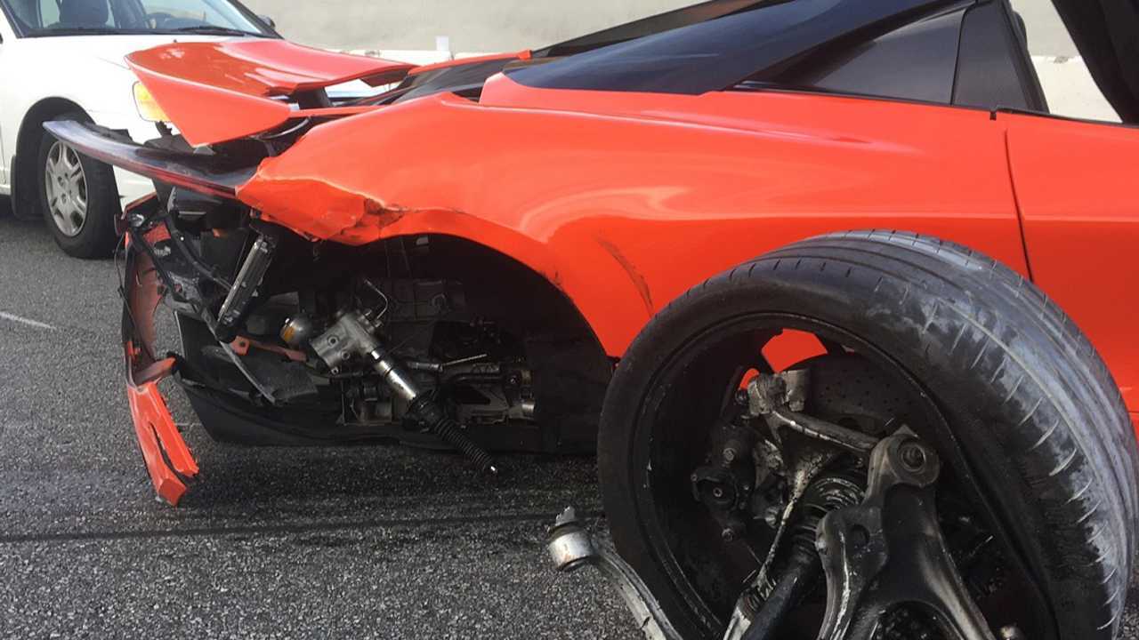 McLaren összetörve