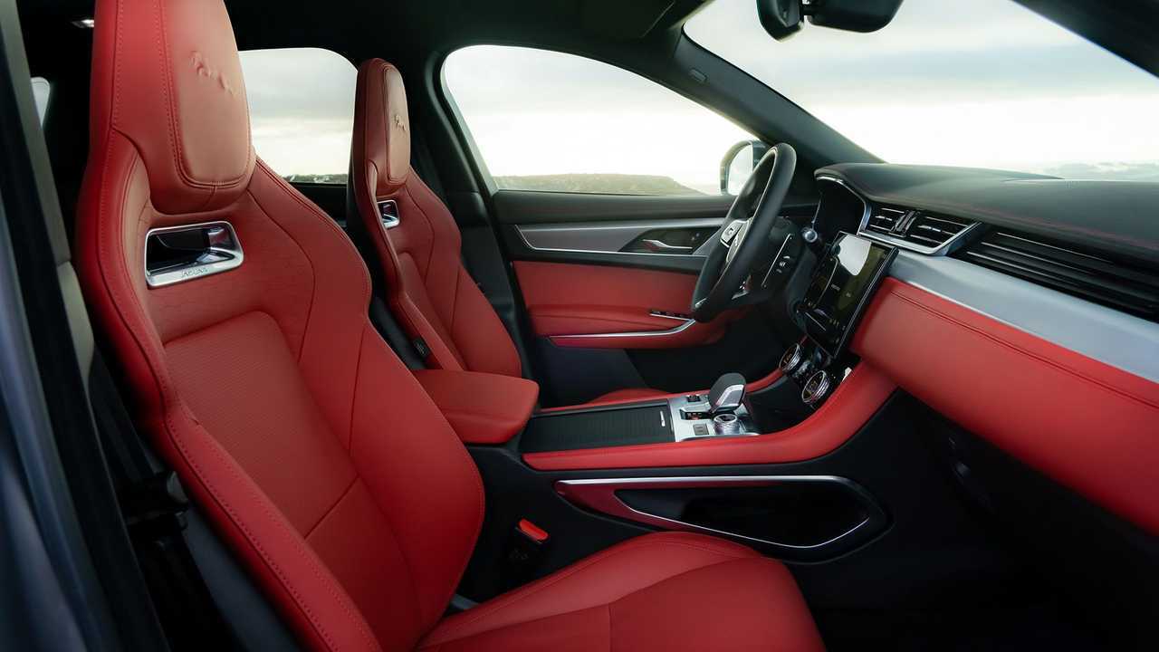 Jaguar F-Pace P400 MHEV (2021) im Test
