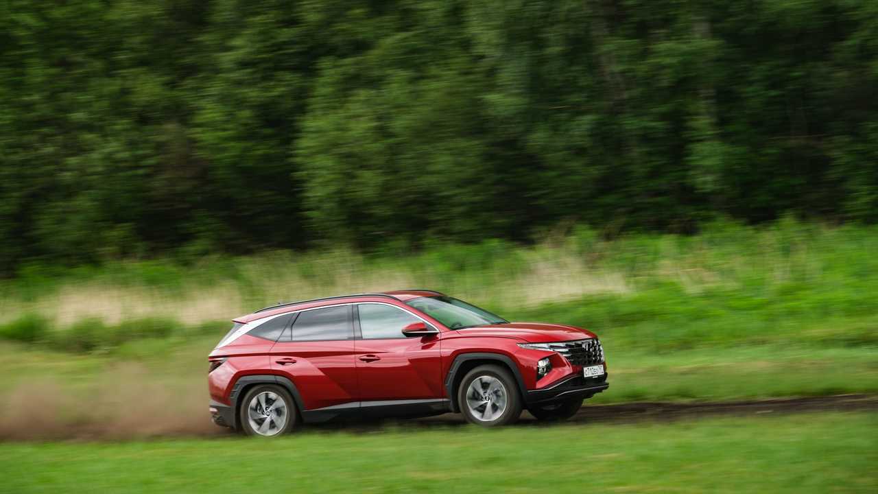 Hyundai Tucson в движении