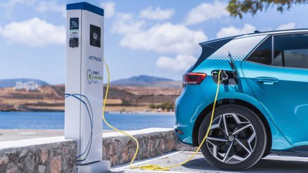 How Much Range Does an Electric Car Lose Each Year?