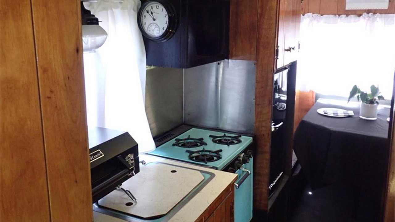 Кемпер Chevrolet Grumman Olson Kurbside