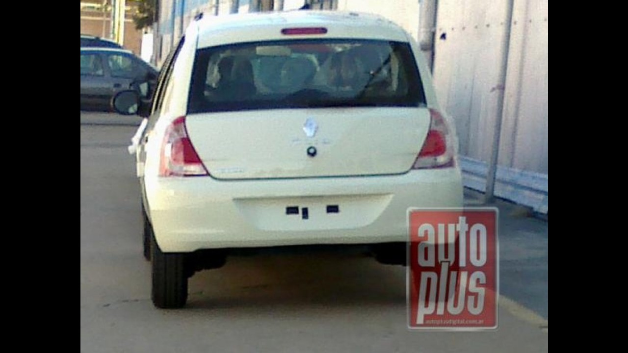 Novo Renault Clio 2013 é flagrado totalmente sem disfarces - Modelo estará no Salão do Automóvel