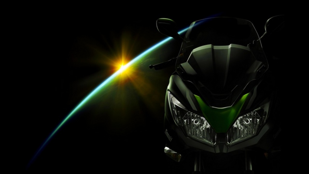 Kawasaki revela o J300, primeiro scooter da marca no mundo