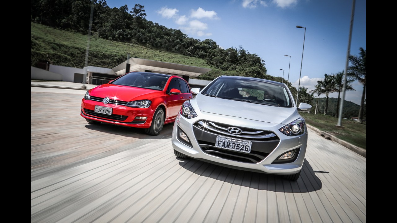 Teste CARPLACE: Hyundai i30 1.8 tem uma "rocha" chamada Golf pelo caminho