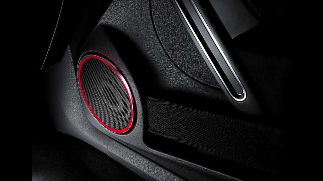 Novo Beetle 2012: Novas fotos mostram esportividade e também o acabamento interno