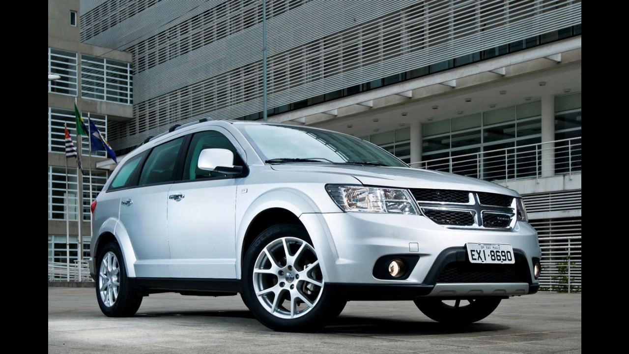 Dodge Journey 2012/2012 ganha nova tela com GPS integrado e sistema de entretenimento