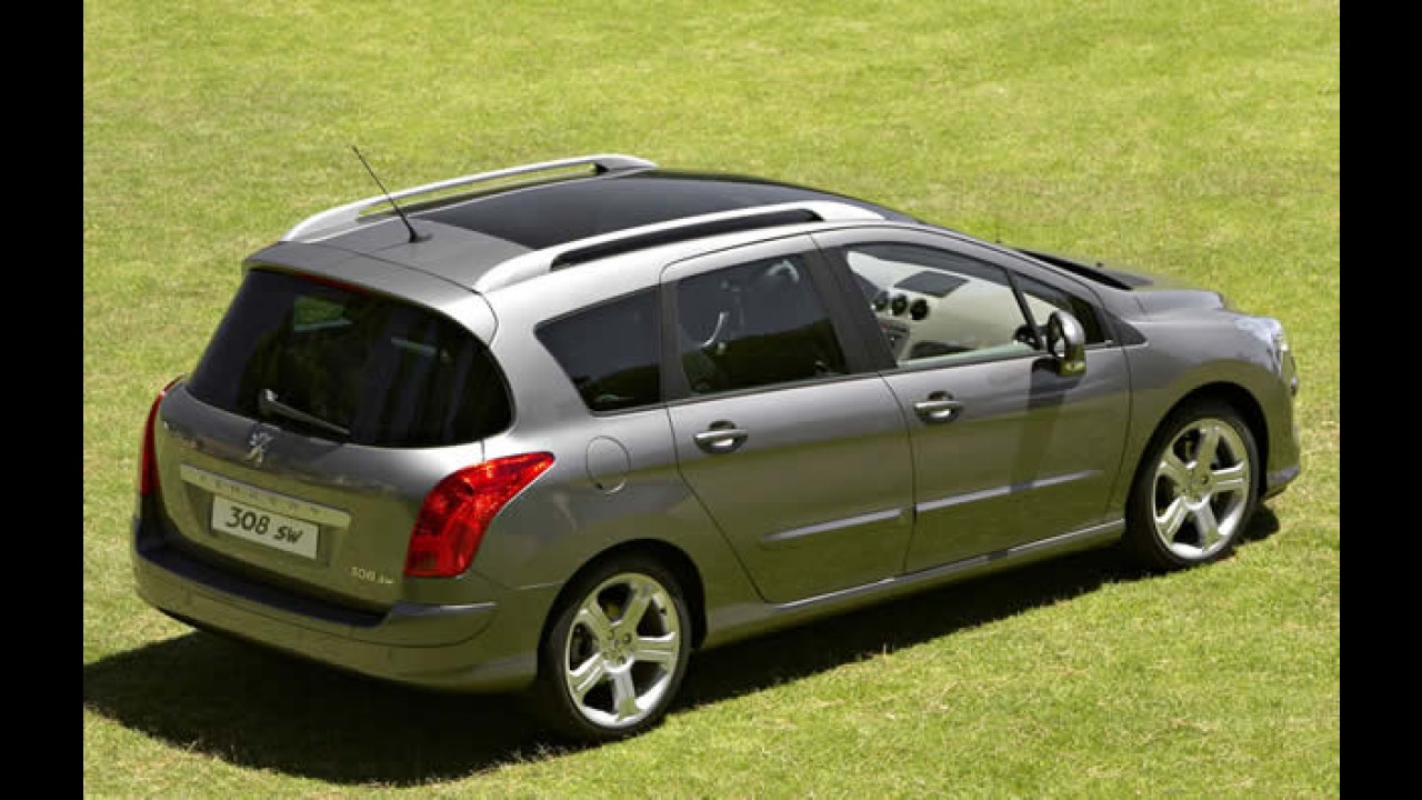 Peugeot 308 SW é flagrada sem disfarces no Brasil
