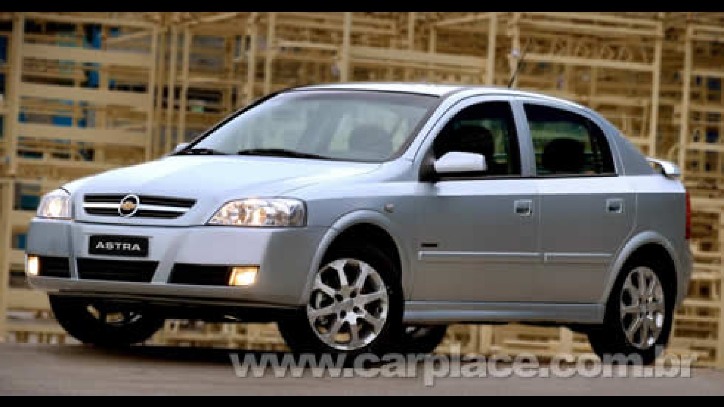 Chevrolet lança o Astra 2009 - Única novidade é motor 2.0 Flex de 140 cv