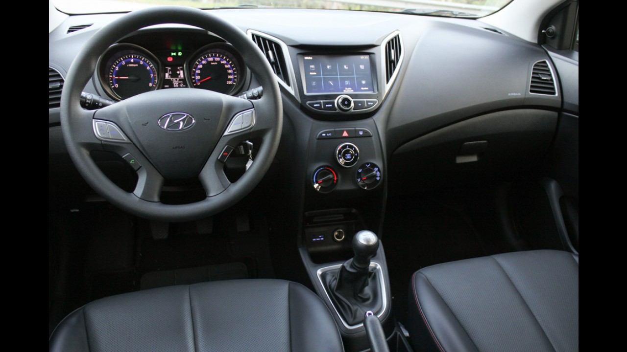Teste CARPLACE: novo Ford Ka desafia posto de referência do Hyundai HB20
