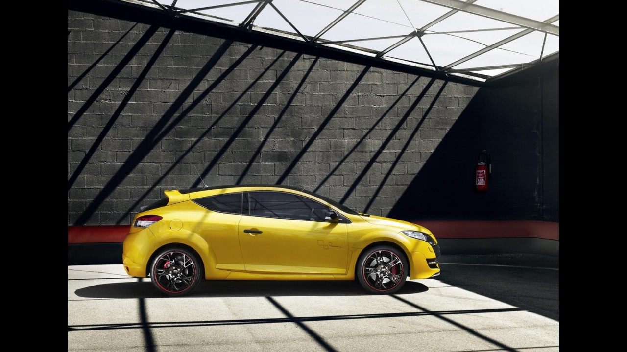 Renault Mégane RS Trophy 2012: série limitada em 500 unidades tem 265 cavalos