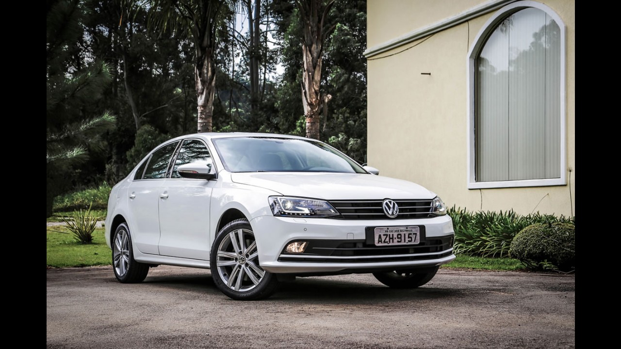 Teste CARPLACE: Jetta TSI mantém pegada de GTI em corpo de sedã