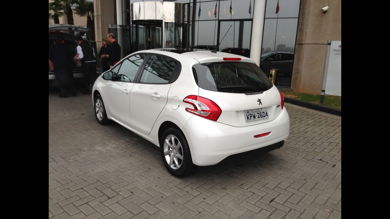 Garagem CARPLACE #2: Peugeot 208 1.5 melhor que o 1.6?