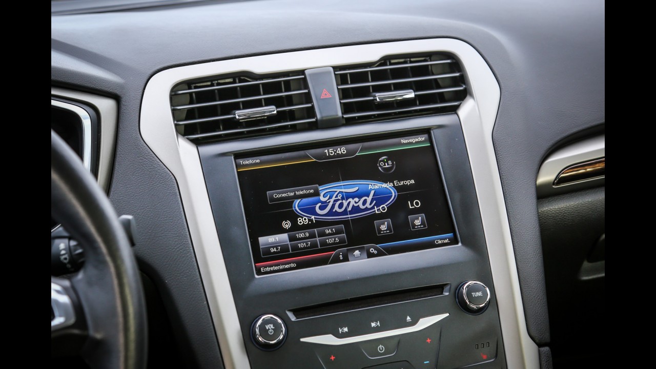 Teste CARPLACE: Altima encara Fusion pela vaga na diretoria