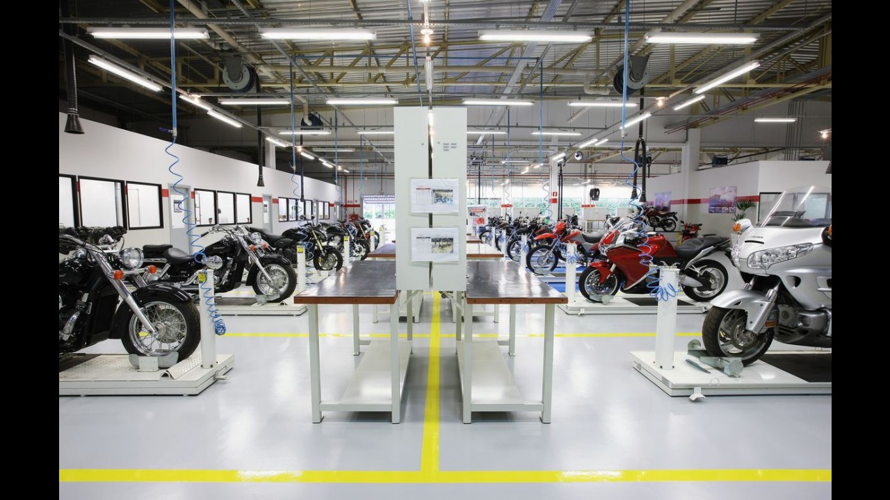 Conheça um pouco da fábrica da Honda Automóveis do Brasil