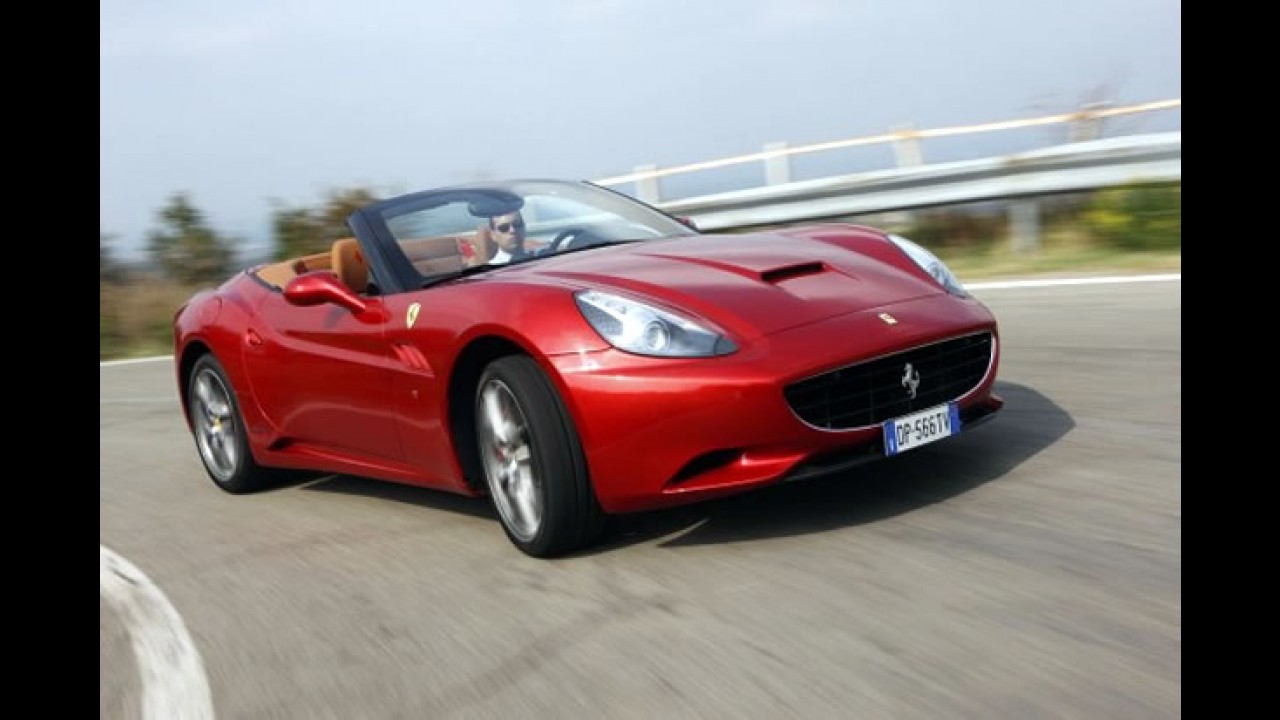 Salão de Paris: Nova Ferrari California HELE