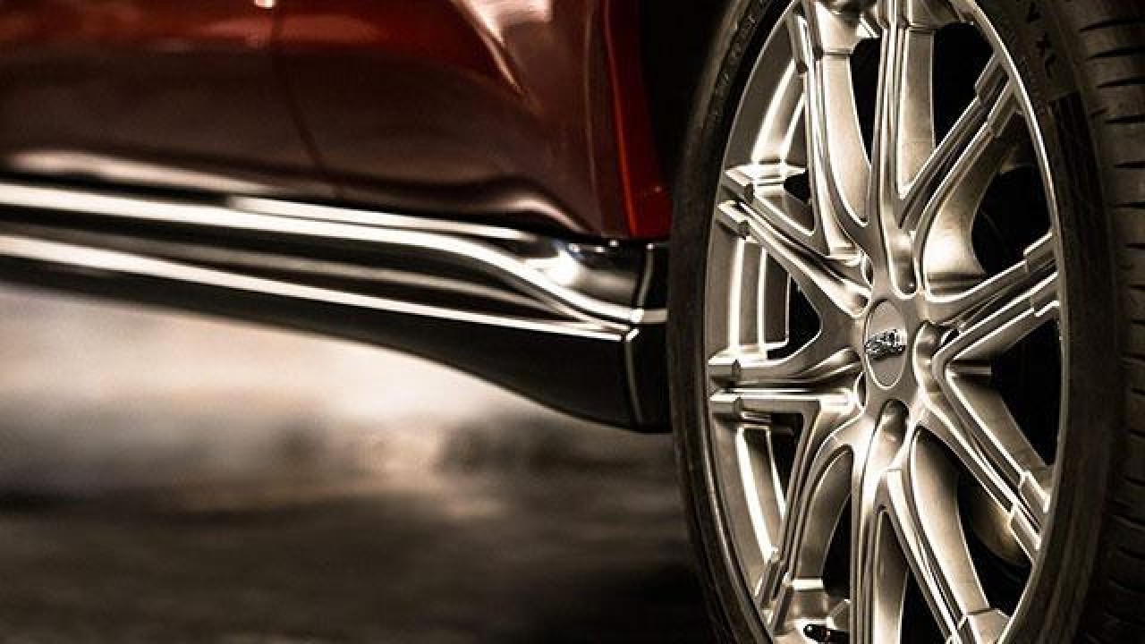 Juke de luxo: Infiniti divulga teasers e confirma nome ESQ para seu crossover