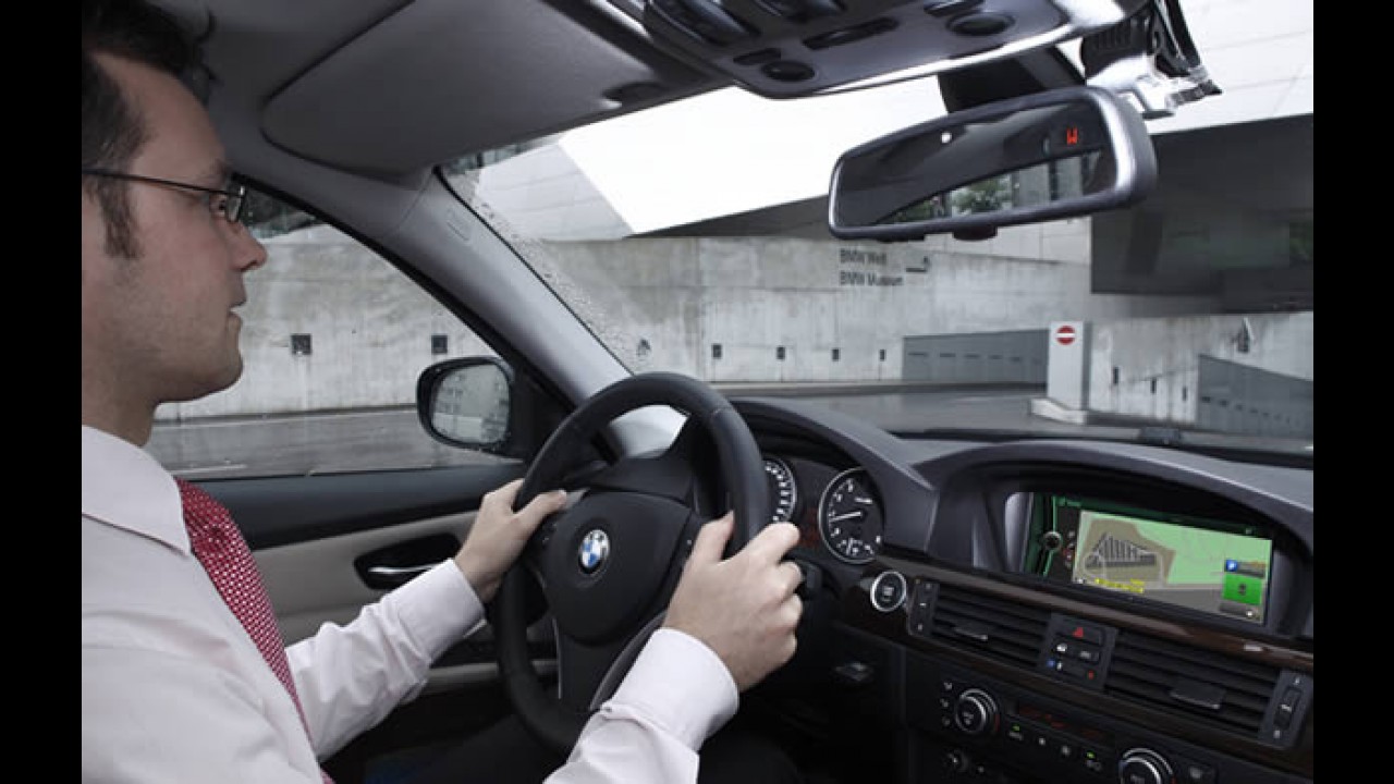 BMW desenvolve novo sistema de GPS que também integra-se com iPhone