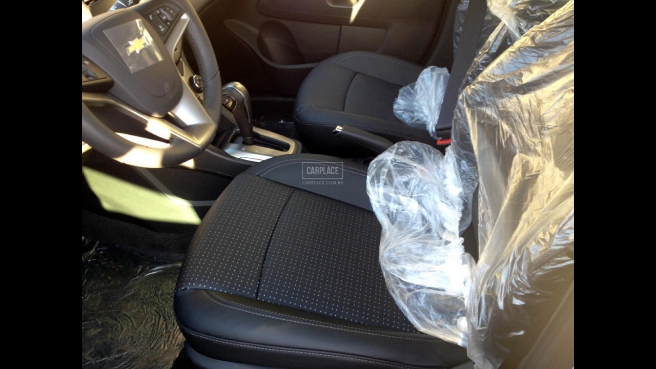 Leitor flagra Novo Chevrolet Sonic LTZ sem camuflagem - Veja o acabamento interno