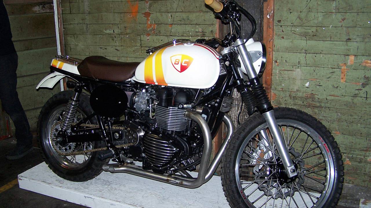 British Customs' '15 Triumph Bonneville