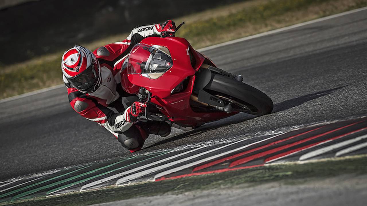 Ducati's Panigale V4 Finally Revealed