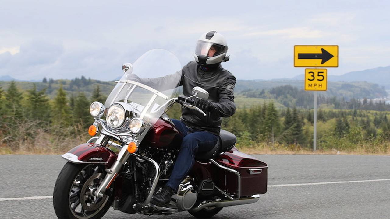<em>2017 Harley-Davidson Road King</em>