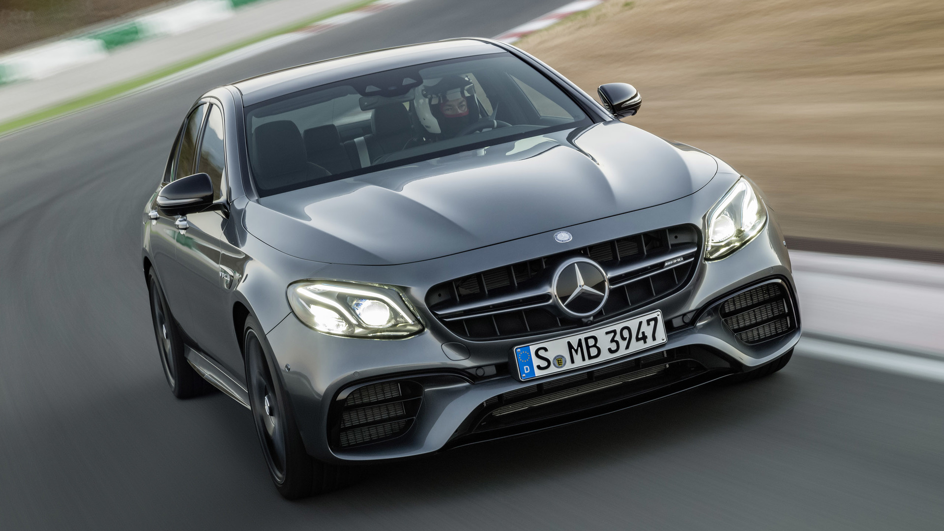 2017 Mercedes Amg E63 S Roars Its 603 Hp Engine On Camera
