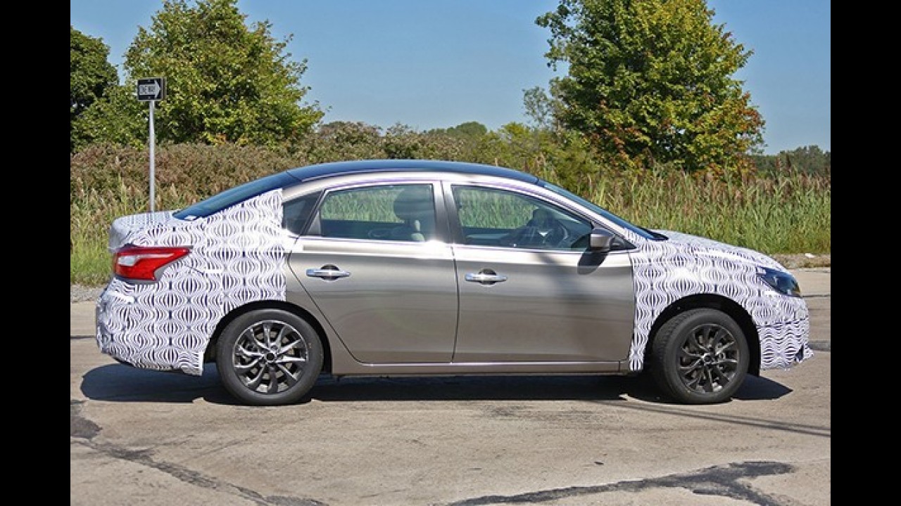 Flagra: Nissan Sentra reestilizado será apresentado em novembro