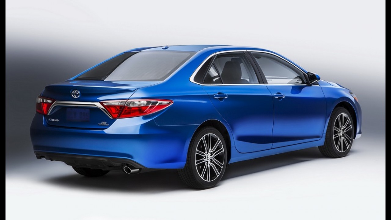 Toyota adere ao downsizing e Camry trocará motor V6 por 2.0 turbo