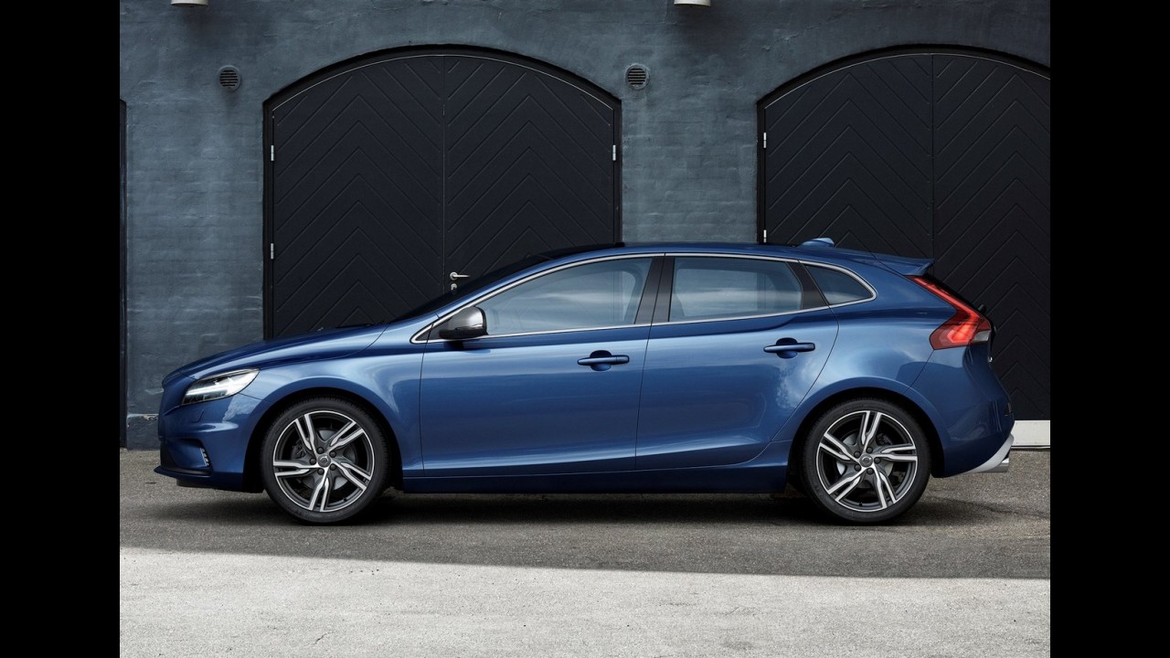Volvo V40 2017 chega ao Brasil com retoque visual e preço inicial de R$ 129,9 mil