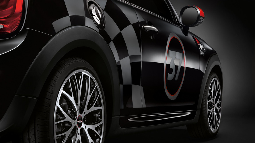 Minis with John Cooper Works accessories