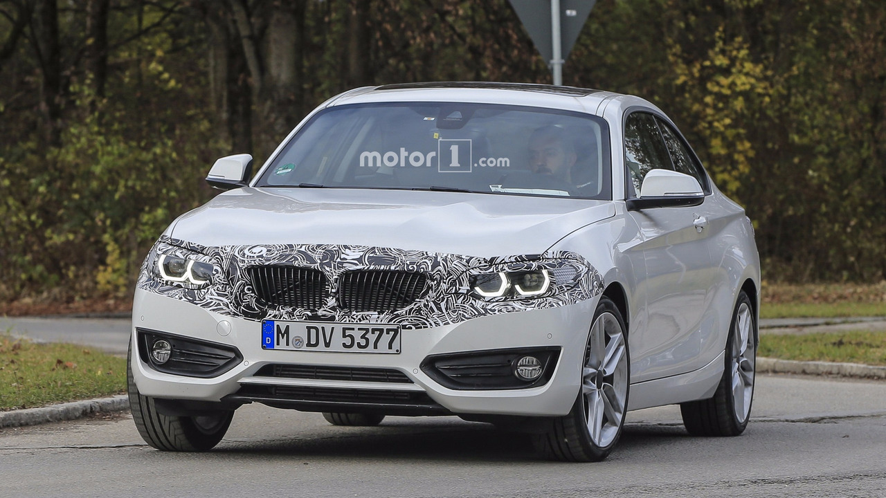 2018 BMW 2 Series Coupe facelift spy photo