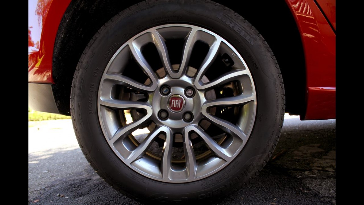 Teste CARPLACE: Bravo Essence coloca "pé no chão", mas empaca no Dualogic