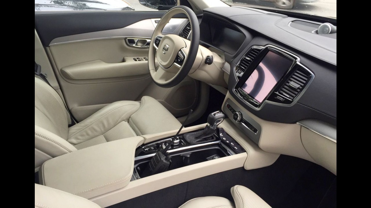 Cheio de tecnologia, Volvo XC90 é lançado no Brasil por R$ 319 mil