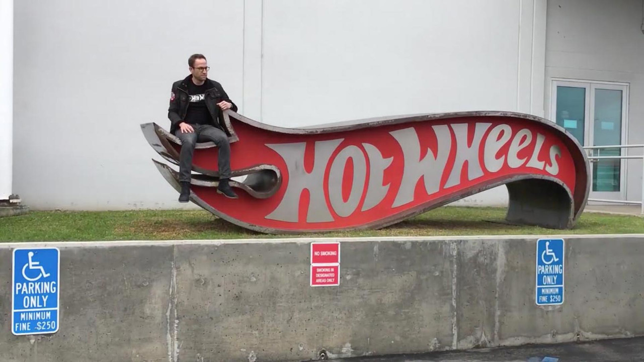 Hot Wheels Mannequin Challenge