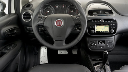 Mais equipado, Fiat Linea série Blackmotion chega por R$ 70 mil