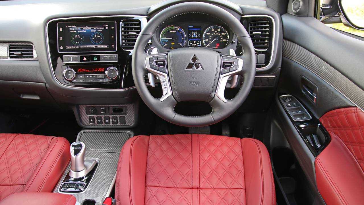 Mitsubishi Outlander PHEV 5h and 5hs