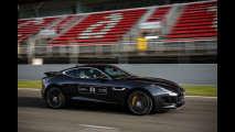 Jaguar F-Type Coupé R in pista