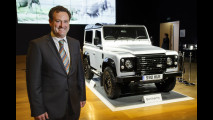 Land Rover Defender, il duemilionesimo esemplare all'asta