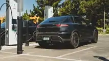 Premier essai du prototype électrique du Porsche Macan 2024
