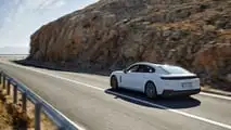Porsche Panamera E-Hybrid (2024)