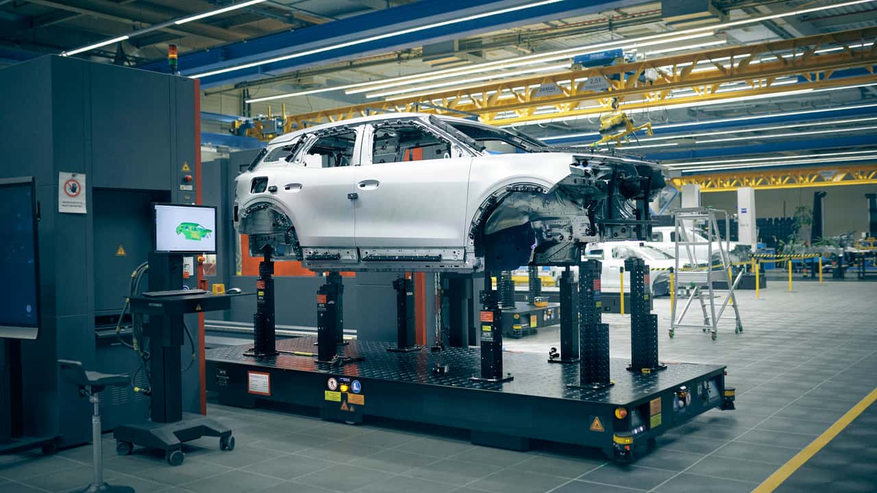 La produzione di veicoli elettrici Ford Explorer inizia a Colonia, in Germania