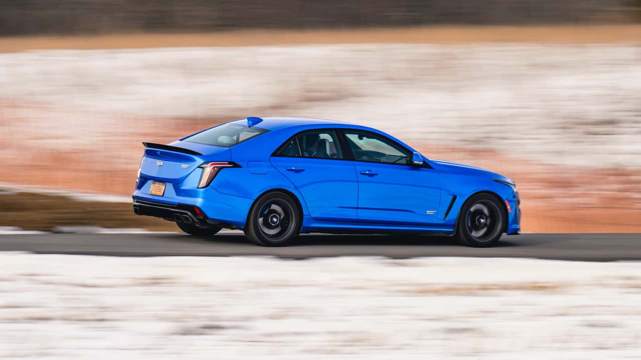 مراجعة كاديلاك CT4-V بلاكوينج 2024 25