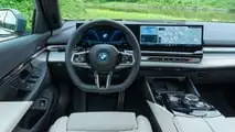 BMW i5 eDrive40 Touring (2024) nel test