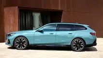 BMW i5 eDrive40 Touring (2024) nel test