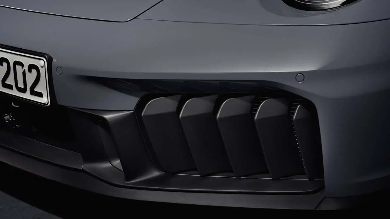 https://cdn.motor1.com/images/mgl/Kb7zAl/s3/2025-porsche-911-992.2-facelift.webp