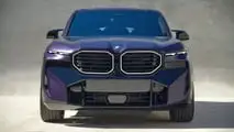 BMW XM Kith Concept (2025) und BMW M1 E26 by Ronnie Fieg (1981)